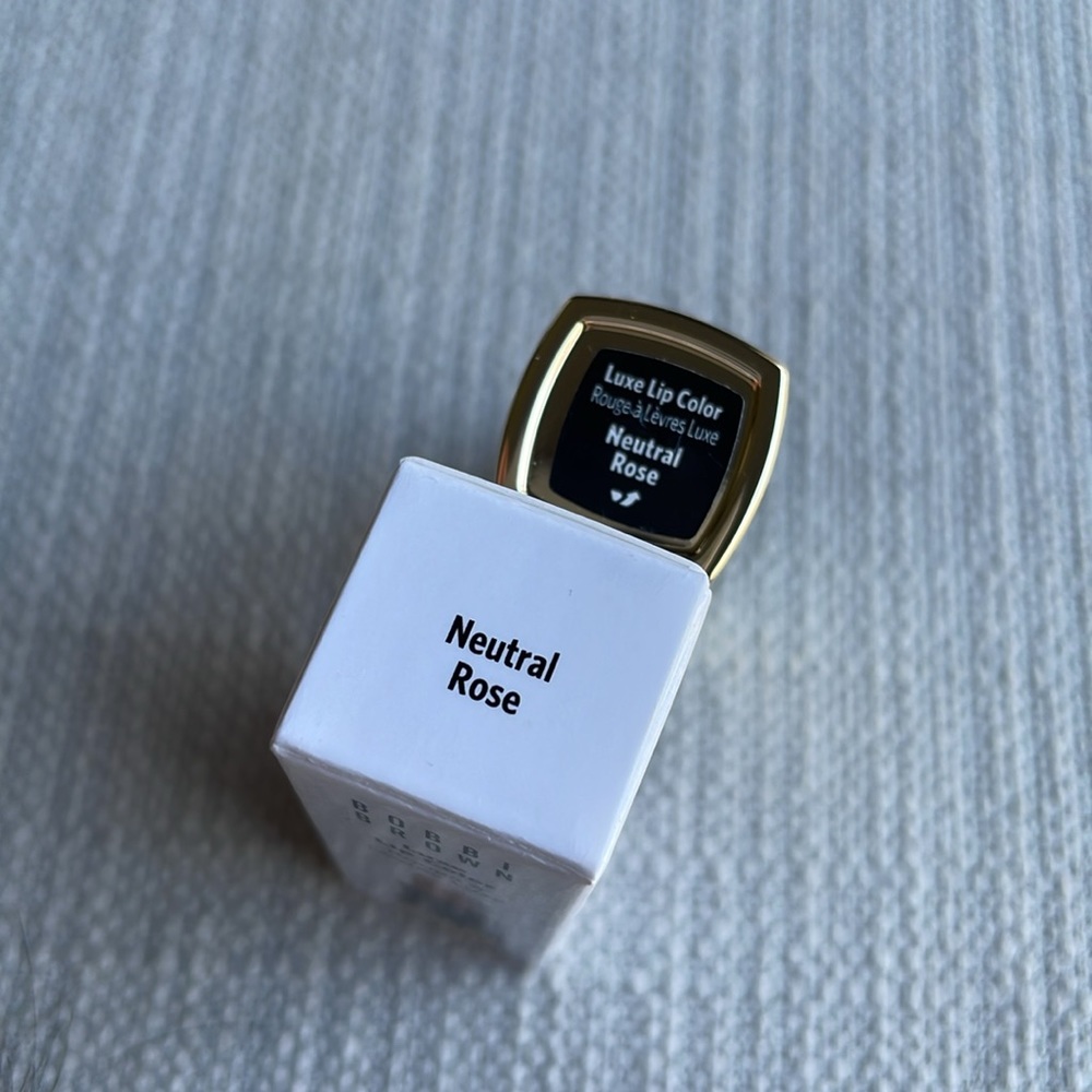 Bobbi Brown mini luxe lipstick in neutral rose - Picture 9 of 14